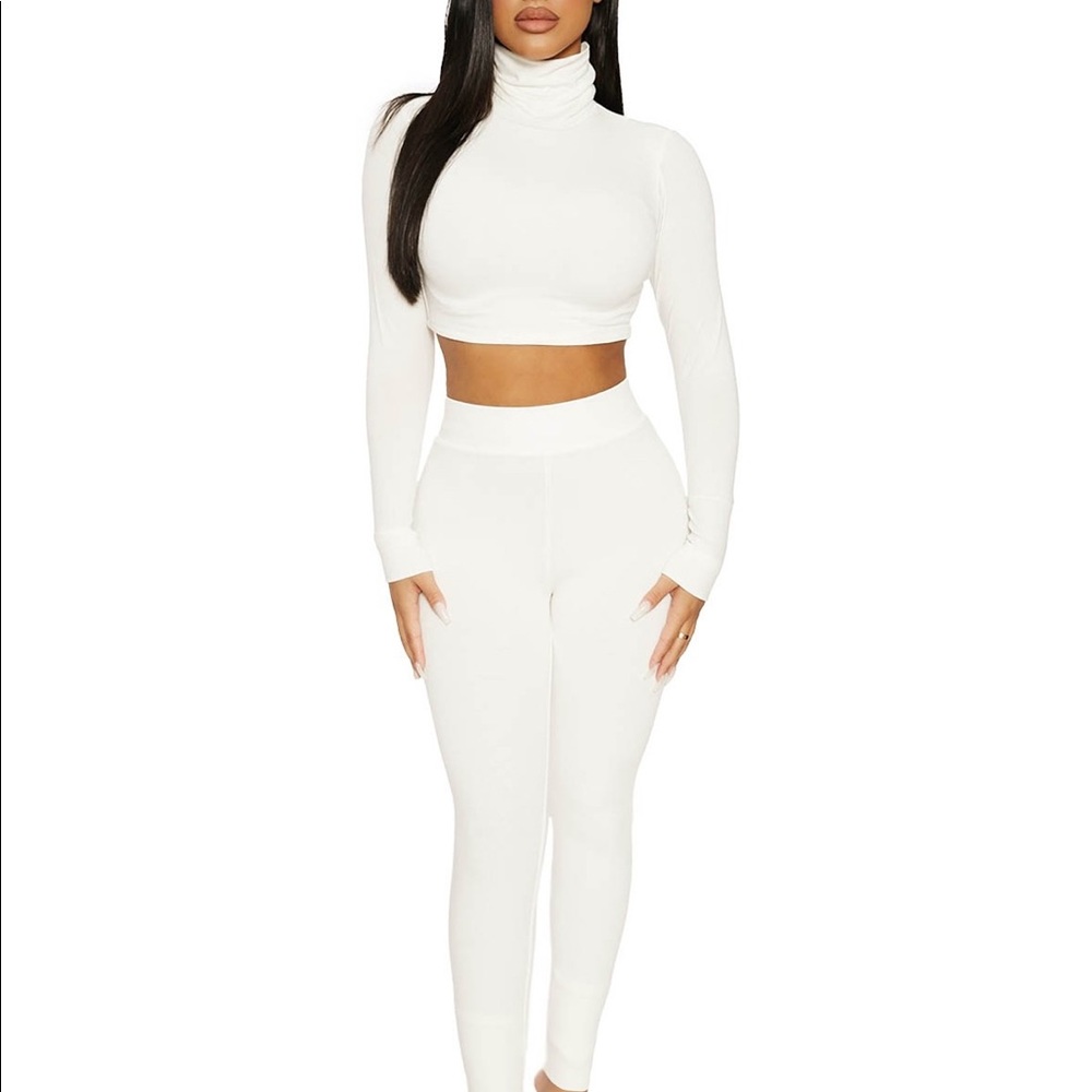 Tight and turtle neck set